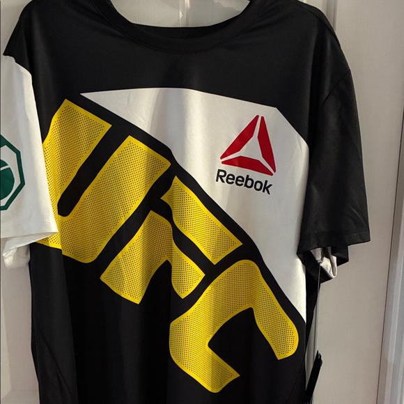 Men’s Reebok UFC Shirt - Picture 2 of 9